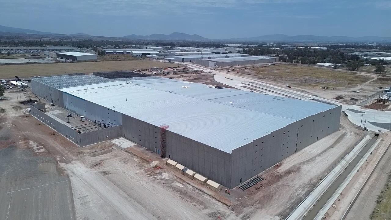 Amazon GDL3 distribution center — aerial view
